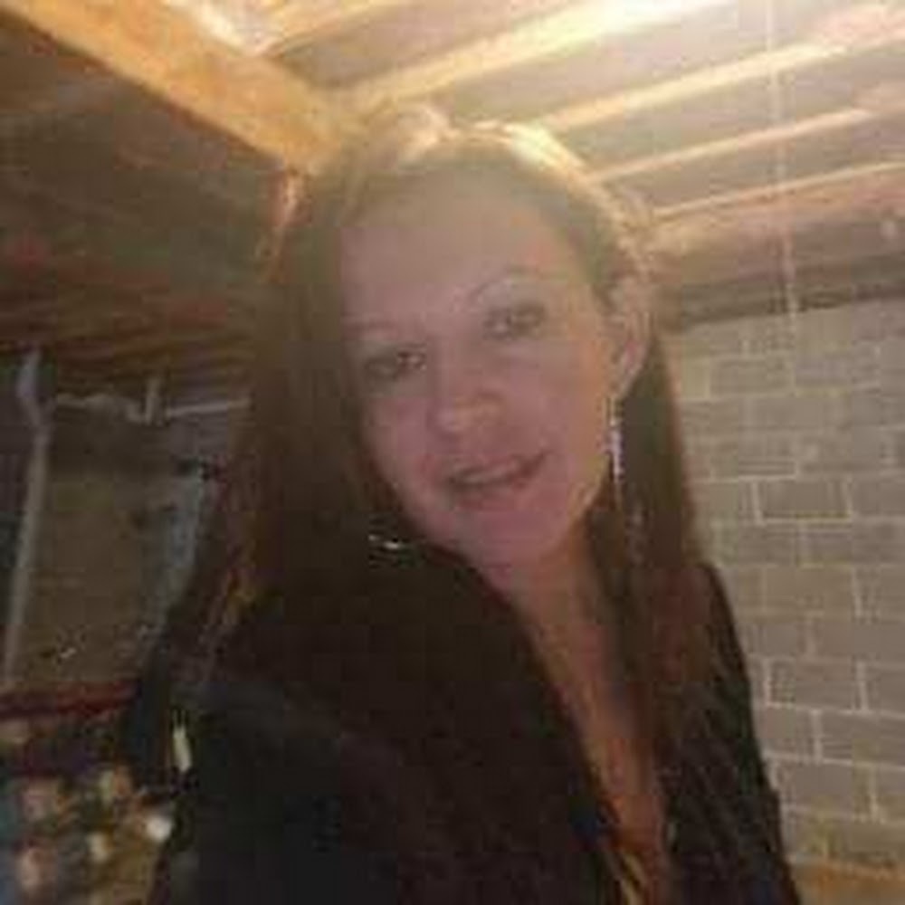Meet your Posher, Corina